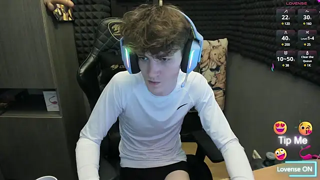 Snapshot of bambelbye chatting on 12/20/24, 01:11 bambelbye online show from 12/20/24, 01:11