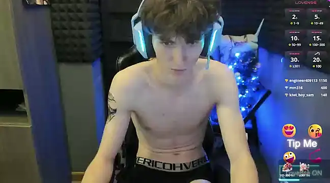 Snapshot of bambelbye chatting on 12/28/24, 10:02 bambelbye online show from 12/28/24, 10:02