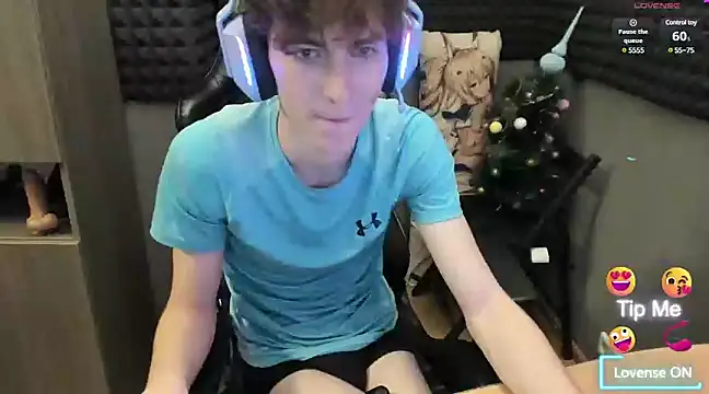 Snapshot of bambelbye chatting on 01/02/25, 04:13 bambelbye online show from 01/02/25, 04:13