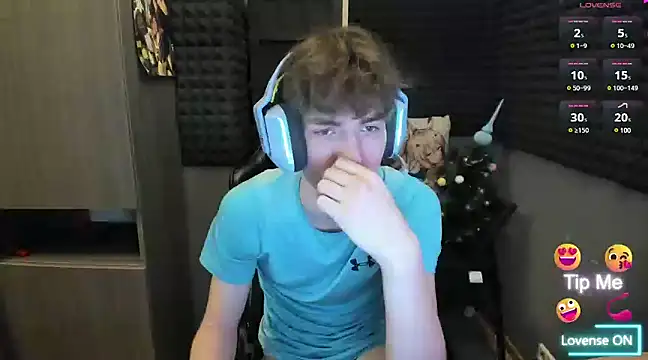 Snapshot of bambelbye chatting on 01/04/25, 01:10 bambelbye online show from 01/04/25, 01:10