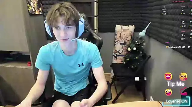 Snapshot of bambelbye chatting on 01/06/25, 10:26 bambelbye online show from 01/06/25, 10:26