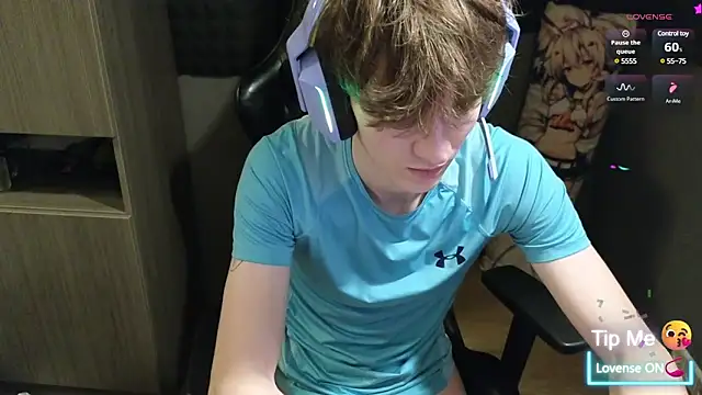 Snapshot of bambelbye chatting on 02/02/25, 05:04 bambelbye online show from 02/02/25, 05:04