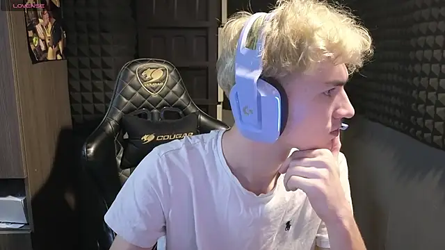 Snapshot of bambelbye chatting on 11/30/25, 11:09 bambelbye online show from 11/30/25, 11:09