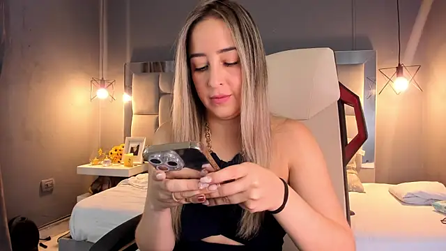 AliceSteel12 online show from 12/05/24, 12:33