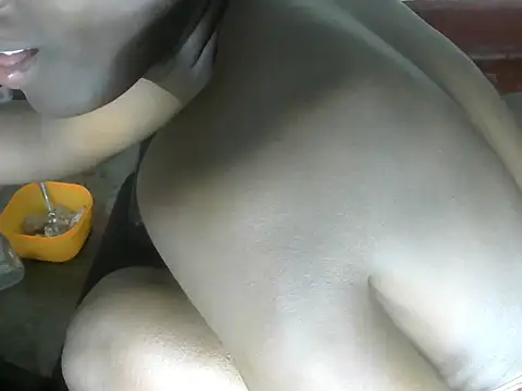 Snapshot of Sweetaggy2 chatting on 10/27/25, 06:45 Sweetaggy2 online show from 10/27/25, 06:45