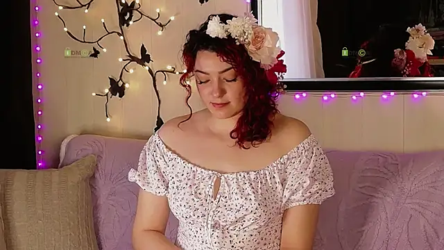 Snapshot of Alysta chatting on 04/08/26, 05:07 Alysta online show from 04/08/26, 05:07