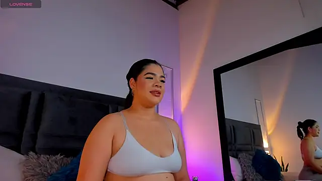 Snapshot of EmmaBecket2 chatting on 02/21/25, 03:34 EmmaBecket2 online show from 02/21/25, 03:34