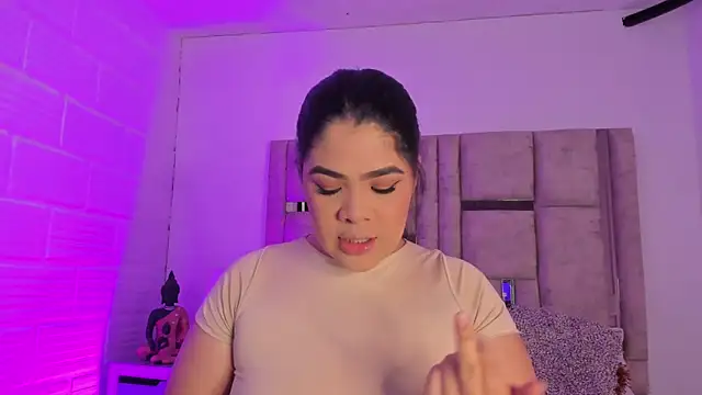 EmmaBecket2 online show from 11/11/25, 04:34