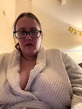 Snapshot of Foxy_Evie40XO chatting on 12/03/24, 11:02 Foxy Evie40XO online show from 12/03/24, 11:02