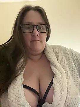Snapshot of Foxy_Evie40XO chatting on 12/14/24, 05:36 Foxy Evie40XO online show from 12/14/24, 05:36