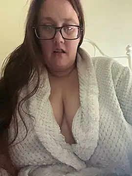 Snapshot of Foxy_Evie40XO chatting on 12/22/24, 09:20 Foxy Evie40XO online show from 12/22/24, 09:20