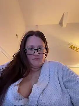 Snapshot of Foxy_Evie40XO chatting on 12/24/24, 11:22 Foxy Evie40XO online show from 12/24/24, 11:22