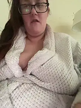 Snapshot of Foxy_Evie40XO chatting on 12/29/24, 03:46 Foxy Evie40XO online show from 12/29/24, 03:46