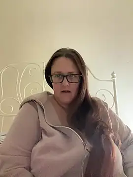 Snapshot of Foxy_Evie40XO chatting on 02/07/25, 11:01 Foxy Evie40XO online show from 02/07/25, 11:01