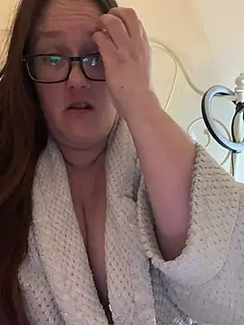 Snapshot of Foxy_Evie40XO chatting on 02/17/25, 11:44 Foxy Evie40XO online show from 02/17/25, 11:44