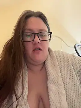 Snapshot of Foxy_Evie40XO chatting on 02/18/25, 10:49 Foxy Evie40XO online show from 02/18/25, 10:49