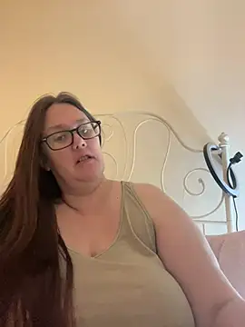 Snapshot of Foxy_Evie40XO chatting on 03/04/25, 10:13 Foxy Evie40XO online show from 03/04/25, 10:13