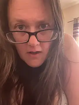 Snapshot of Foxy_Evie40XO chatting on 06/07/26, 09:24 Foxy Evie40XO online show from 06/07/26, 09:24