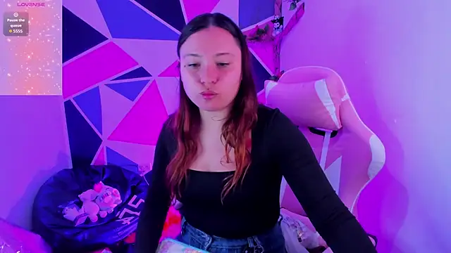 Snapshot of Carol_Pinter chatting on 04/06/26, 05:47 Carol Pinter online show from 04/06/26, 05:47