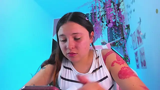 Snapshot of Carol_Pinter chatting on 04/15/26, 07:58 Carol Pinter online show from 04/15/26, 07:58