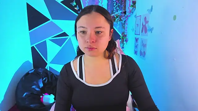 Snapshot of Carol_Pinter chatting on 04/18/26, 02:54 Carol Pinter online show from 04/18/26, 02:54