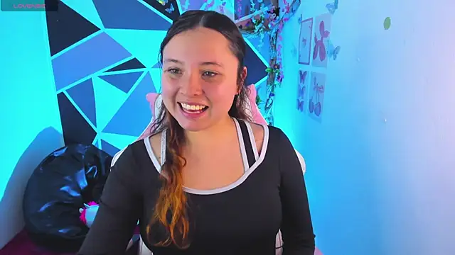 Snapshot of Carol_Pinter chatting on 04/18/26, 07:58 Carol Pinter online show from 04/18/26, 07:58