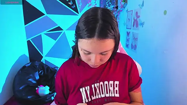 Snapshot of Carol_Pinter chatting on 04/20/26, 03:15 Carol Pinter online show from 04/20/26, 03:15