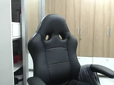 Snapshot of RoxanaLove9 chatting on 01/07/25, 02:53 RoxanaLove9 online show from 01/07/25, 02:53