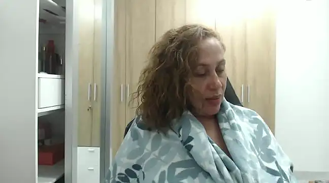 Snapshot of RoxanaLove9 chatting on 03/07/25, 03:29 RoxanaLove9 online show from 03/07/25, 03:29