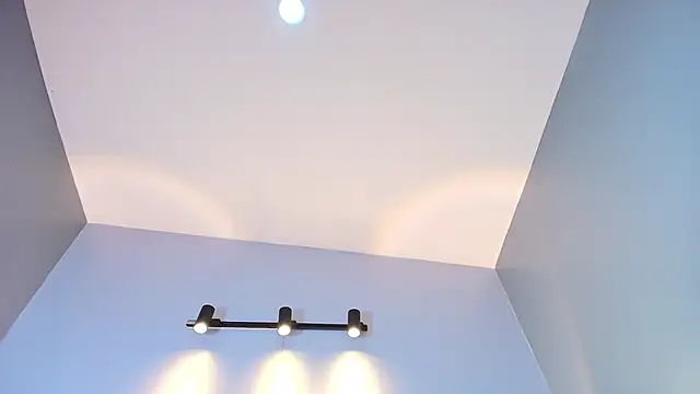 Annie9  online show from 10/26/25, 03:34