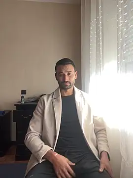 Snapshot of ali_babachapter2 chatting on 12/14/24, 11:39 ali babachapter2 online show from 12/14/24, 11:39