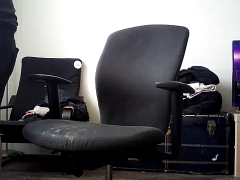 Snapshot of themasteer69 chatting on 02/13/25, 02:42 themasteer69 online show from 02/13/25, 02:42