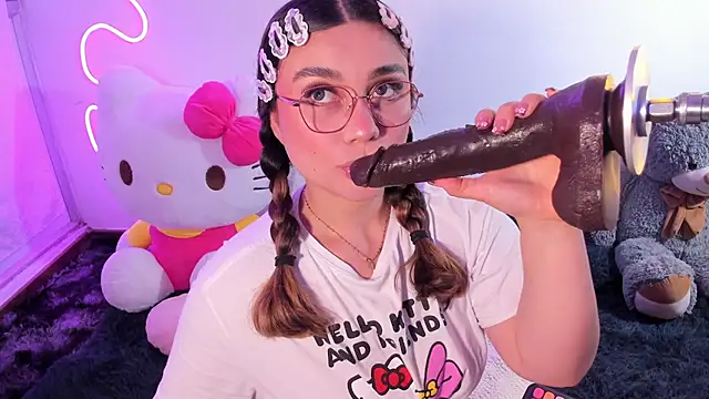 Snapshot of Isa_belaa chatting on 04/15/26, 07:21 Isa belaa online show from 04/15/26, 07:21