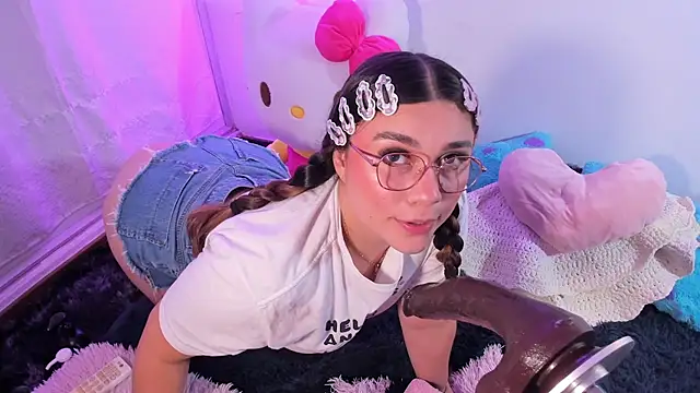 Snapshot of Isa_belaa chatting on 04/15/26, 07:58 Isa belaa online show from 04/15/26, 07:58