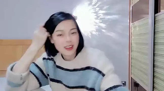 Snapshot of Linda-LL chatting on 01/31/25, 05:40 Linda-LL online show from 01/31/25, 05:40