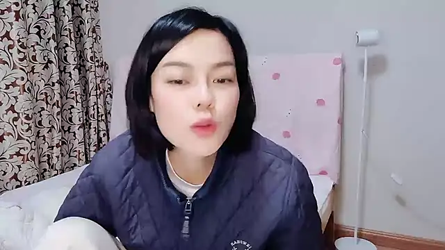 Snapshot of Linda-LL chatting on 03/04/25, 11:40 Linda-LL online show from 03/04/25, 11:40