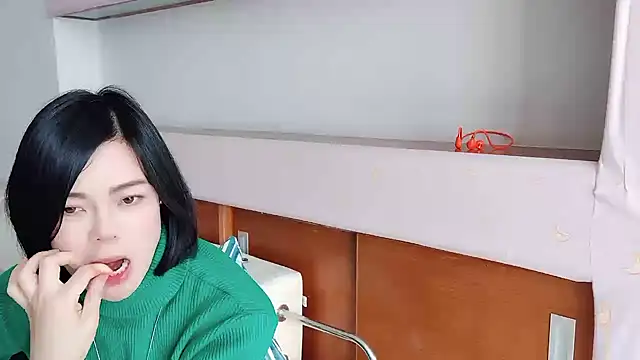 Snapshot of Linda-LL chatting on 03/19/25, 06:03 Linda-LL online show from 03/19/25, 06:03