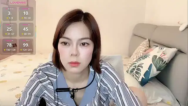 Snapshot of Linda-LL chatting on 09/22/25, 05:53 Linda-LL online show from 09/22/25, 05:53