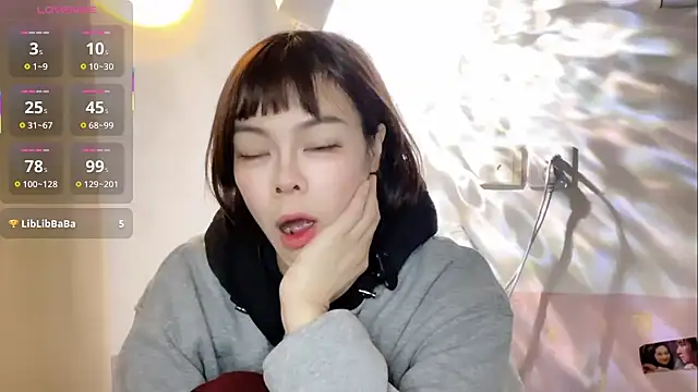 Linda-LL online show from 11/05/25, 09:09