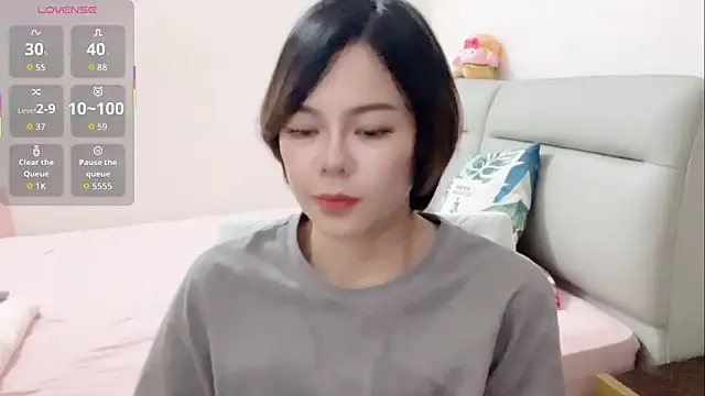 Snapshot of Linda-LL chatting on 05/06/26, 12:21 Linda-LL online show from 05/06/26, 12:21