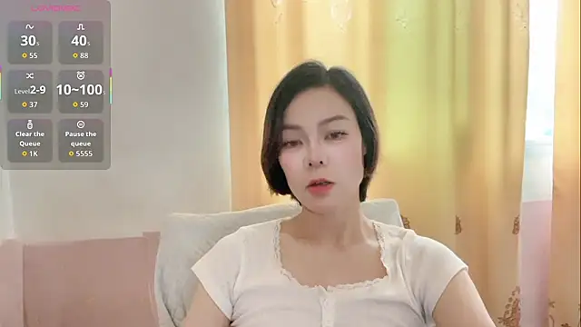 Snapshot of Linda-LL chatting on 05/22/26, 05:25 Linda-LL online show from 05/22/26, 05:25