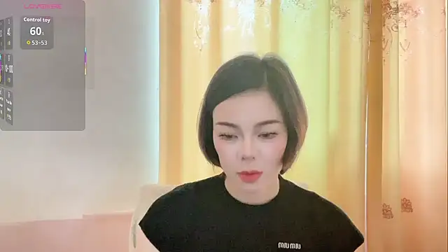 Snapshot of Linda-LL chatting on 05/26/26, 01:23 Linda-LL online show from 05/26/26, 01:23