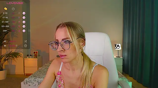 Fay Dunaway online show from 02/09/25, 12:30