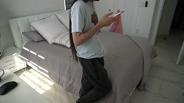 Your Ice cream online show from 02/12/25, 07:02