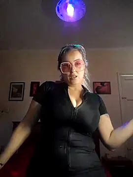 DesireSatler online show from 11/16/25, 10:26