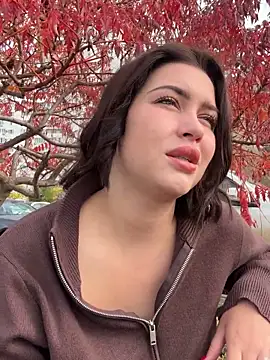 KikiWatson online show from 10/31/25, 07:20