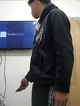 LatinBoysxxx online show from 10/30/25, 04:30