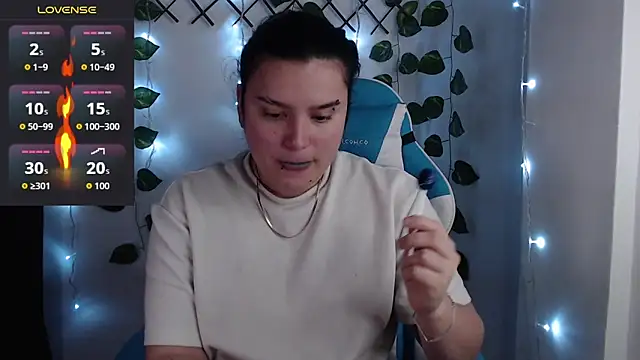 Snapshot of Nika_1_ chatting on 03/30/26, 12:33 Nika 1 online show from 03/30/26, 12:33