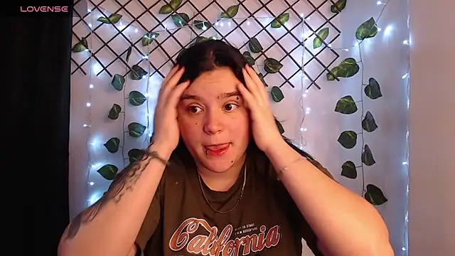 Snapshot of Nika_1_ chatting on 04/18/26, 12:58 Nika 1 online show from 04/18/26, 12:58