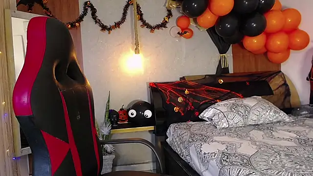 hera divine online show from 10/25/25, 10:15